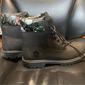 Women’s Timberland 6” Heritage Floral Nubuck Waterproof Hiking Boots NWOT US 8.5